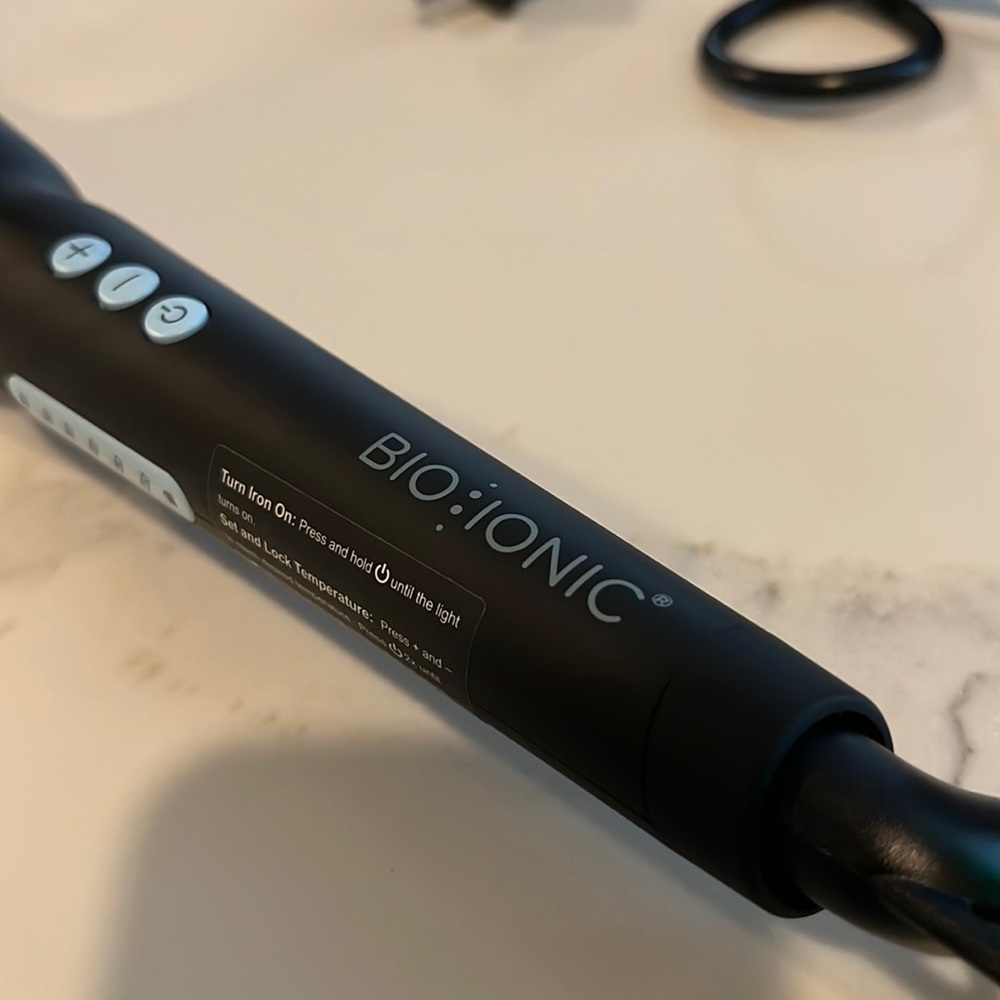 1.25 inch bio ionic curler (basically brand new)